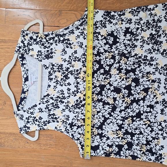 LIZ CLAIBORNE WOMEN'S BLUE AND WHITE FLORAL SUMMER TANK TOP SIZE XL - Picture 7 of 13